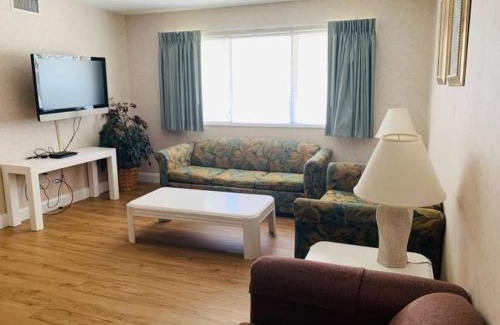 Myrtle Beach House | *DELIGHTFUL FAMILY BEACH RETREAT*Pool, Steps to the Sand*H32-3