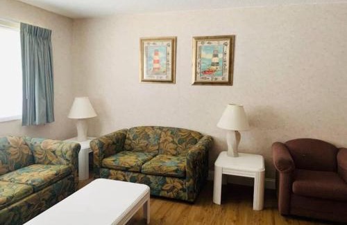 Myrtle Beach House | *DELIGHTFUL FAMILY BEACH RETREAT*Pool, Steps to the Sand*H32-3