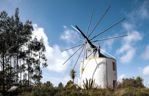 Famalicao Villa | Delightful forest windmill, 10 min away from the beach
