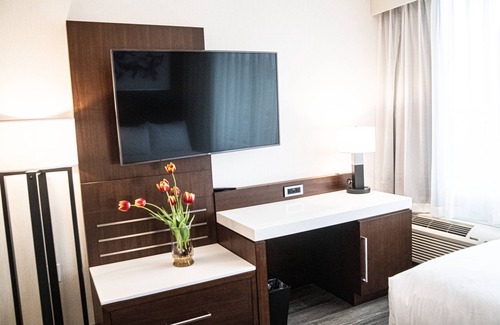 Sharonville Hotel | Delta Hotels by Marriott Cincinnati Sharonville