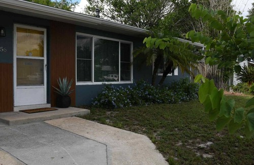 Deltona Lakes Cottage | Deltona Getaway, Near Orlando, Beach, Fire Pit