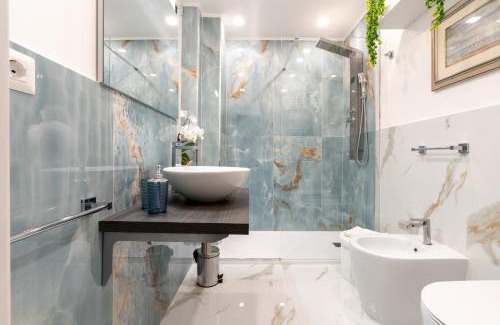 Universita Apartment | Deluxe Apartment - Jacuzzi & Cinema, 500m to Metro B, 6-8 pax