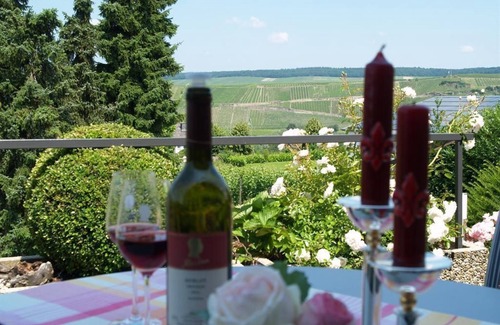 Brauneberg Cottage | Deluxe Double Room with Balcony - Weingut Bastian - Your feel-good home