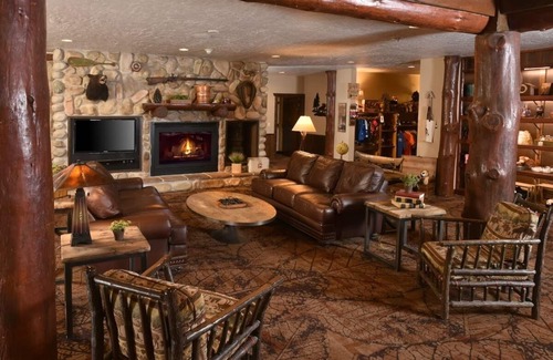 Onalaska Hotel | Deluxe King Suite In Stoney Creek Onalaska, Hot Indoor/Outdoor Pool