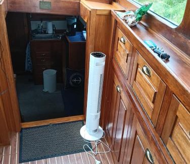 Municipality of Hoogeveen Boat Rental | Deluxe romantic boat