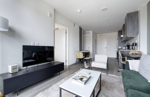 South of Market Apartment | Deluxe SoMa 1BR w/Bike Storage & Parking, nr BART, by Blueground