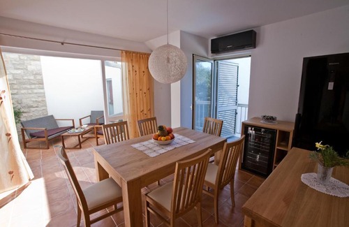 Split Apartment | Deluxe Villa Apartment