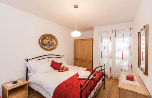 Split Apartment | Deluxe Villa Apartment