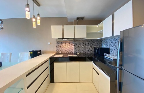 Braga Apartment | Deluxe & Well Appointed 2BR at El Royale Apartment
