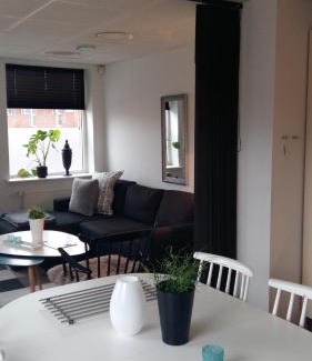 Bindslev House | Den Skaldede Kok Guesthouse