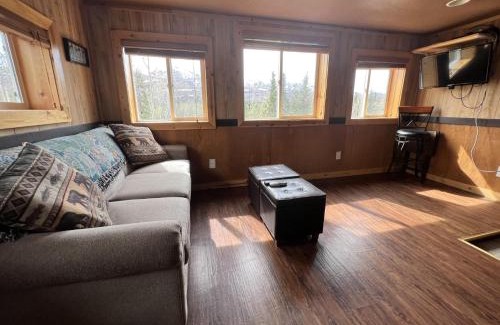 Healy House | Denali Park View Family Log Cabin