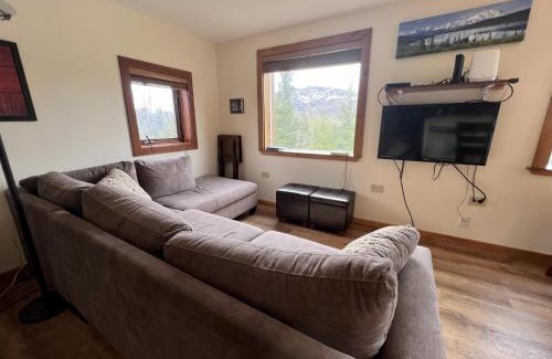 Healy House | Denali Park View House