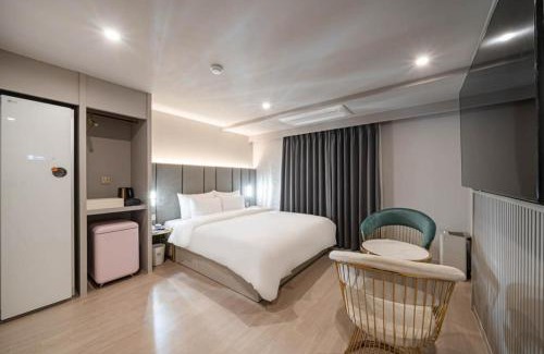 Busanjin Hotel | Denbasta Hotel Choeup