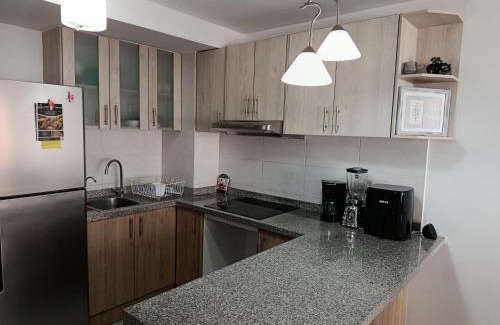 Quito Apartment | Departamento moderno cerca de Embajada A, Solca y Estadio O