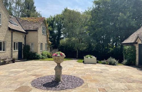 Coberley House | Derrybrook Cottage, Twin or Superking, Seven Springs Cottages