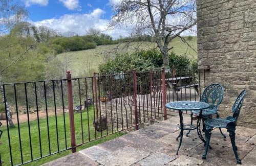 Coberley House | Derrybrook Cottage, Twin or Superking, Seven Springs Cottages