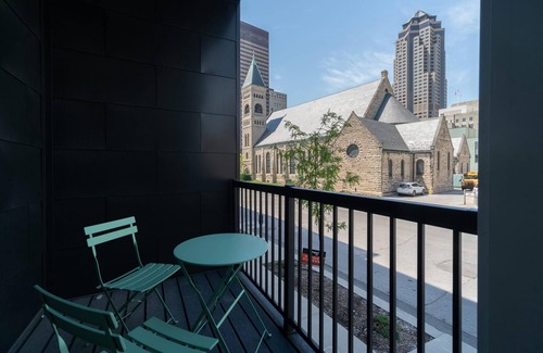 Downtown Des Moines Apartment | Des Moines Designer 1BD 1BA Downtown Apartment