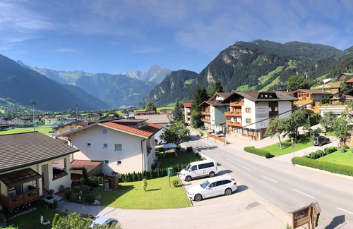 Schwendau Apartment | Description