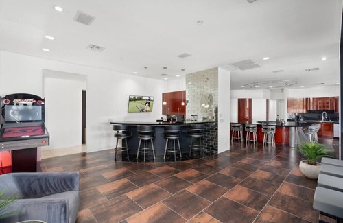 Paradise Valley Village House | Desert Diamond HTD Pool/Hot Tub/Tennis/BBall/Sauna