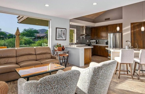 Desert Mountain House | Desert Mountain Semi Custom home w/gourmet kitchen, pool, spa and waterfall