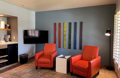 Warm Sands Hotel | Desert Paradise Resort- Gay Men's Resort