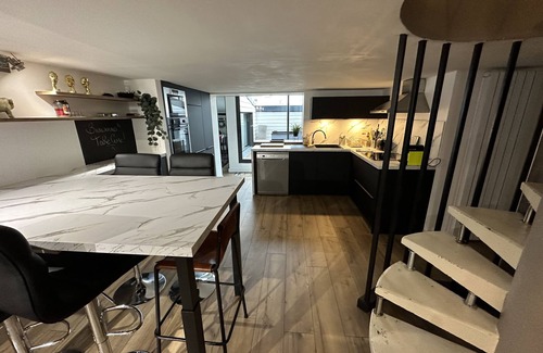 Lorient House | Design and contemporary loft in the city center