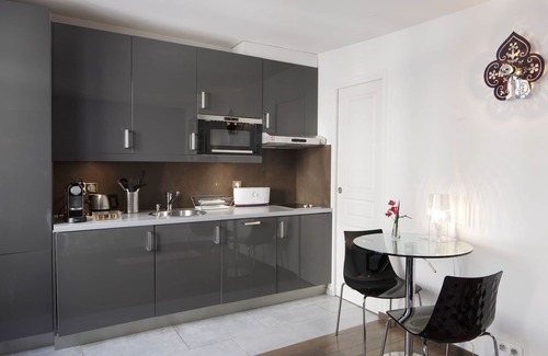 Saint-Gervais Apartment | Design & Luxurious Apartment in the Heart of Marais A/C - 2 minutes to metro