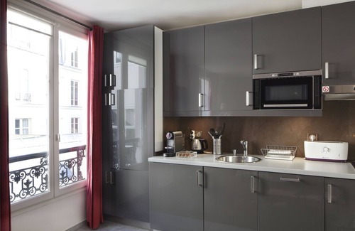 Saint-Gervais Apartment | Design & Luxurious Apartment in the Heart of Marais A/C - 2 minutes to metro