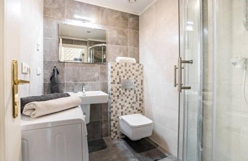 Smichov Apartment | Design Studio Anděl, All Historical Sights Walkable