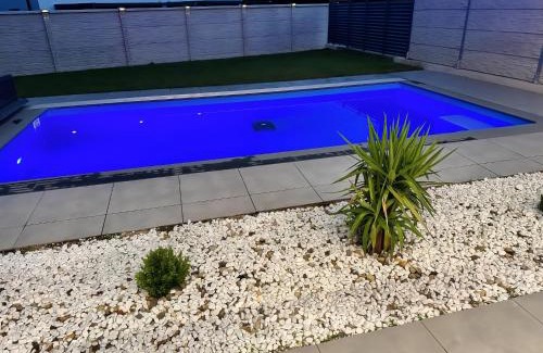 Leonding Villa | Design-Villa mit privatem Pool, Whirlpool & stimmungsvoller Beleuchtung