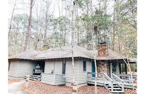 Pine Mountain Valley House | Designer Hideaway @ Callaway Gardens