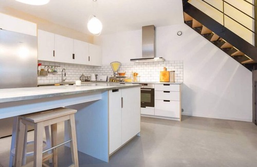 Chateauneuf-du-Pape House | Designer House in Peaceful Provence Village