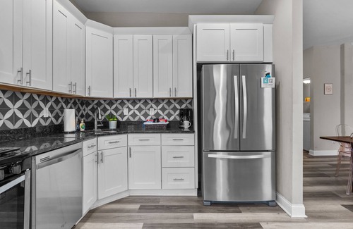 Shaw House | Designer Home in Shaw Right Side - JZ Vacation Rentals