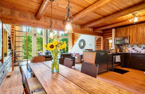 Riverbend Ski Chalet | Designer Log Home Estate + River @vacationloghome