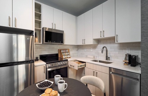 Center City Apartment | Designer Luxury in Center City