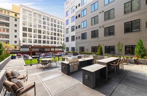 Center City Apartment | Designer Luxury in Center City