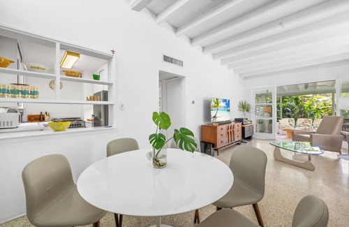 Northwood Shores House | Designer-Owned Mid-century Pool Home in Historic Downtown West Palm Beach