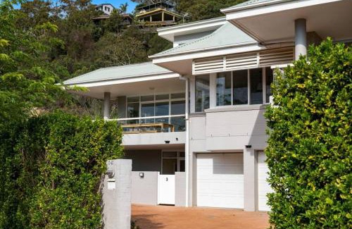 Palm Beach House | Designer Retreat Meets Vibrant Beachside Living