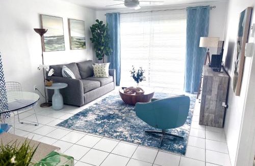 Aventura Apartment | Designer's 1 BR 1BA Condo 1 Block to Aventura Mall
