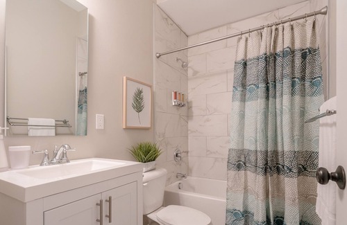 Benton Park House | Designer Townhome 1 of 2 | LEFT SIDE | JZ Vacation Rentals