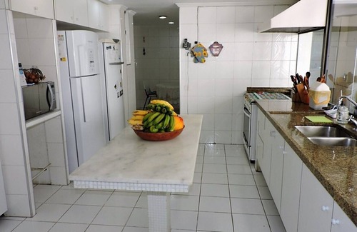 Carapicuiba House | Deslumbrante Casa Cinematográfica