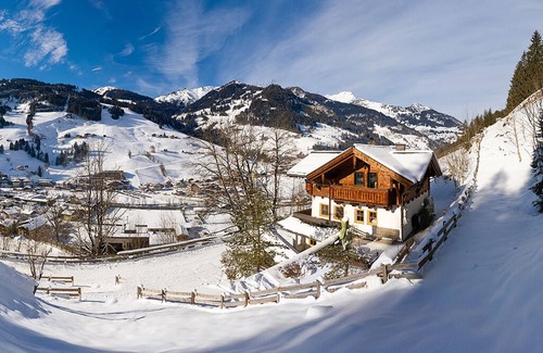 Grossarl House | detached holiday house located forest edge, elevated above Großarl-Valley