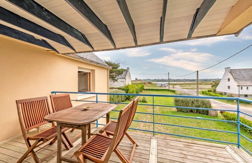 Plouescat House | Detached house for 5 people; direct access to the beach.