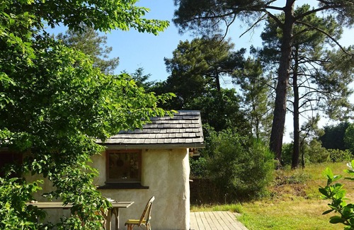 Ploermel Cottage | detached house in a bale of straw