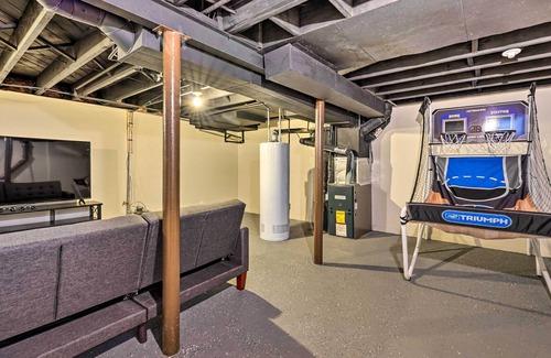 Detroit House | Detroit Vacation Rental ~ 11 Mi to Downtown!