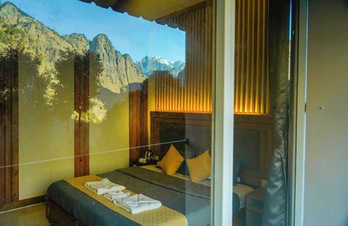Gobind Dham Hotel | Deva's Retreat