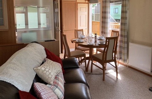 Hawick House | Devine Staycations at 38 Riverside