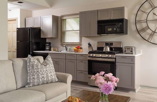 Lee Bed & Breakfast | Devonfield Inn B&B