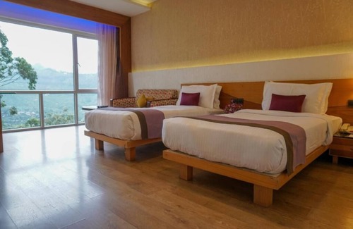 Pallivasal Hotel | Devonshire Greens