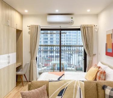 Nhat Tan Apartment | DFour Lakefront Serenity - D'Eldorado